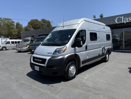 2022 Winnebago Solis 59P